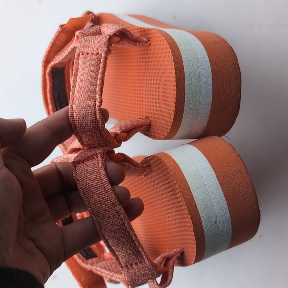 Like new platform Tevas! - Picture 2 of 8